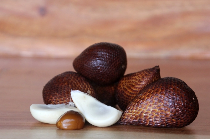 how to eat salak how to eat salak