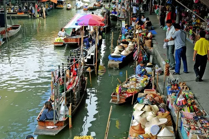 Khlong Lat Mayom Floating Market