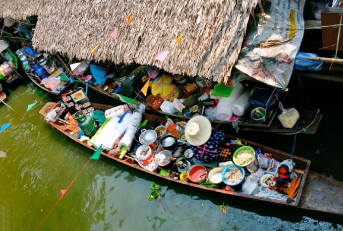 Thai traditional market