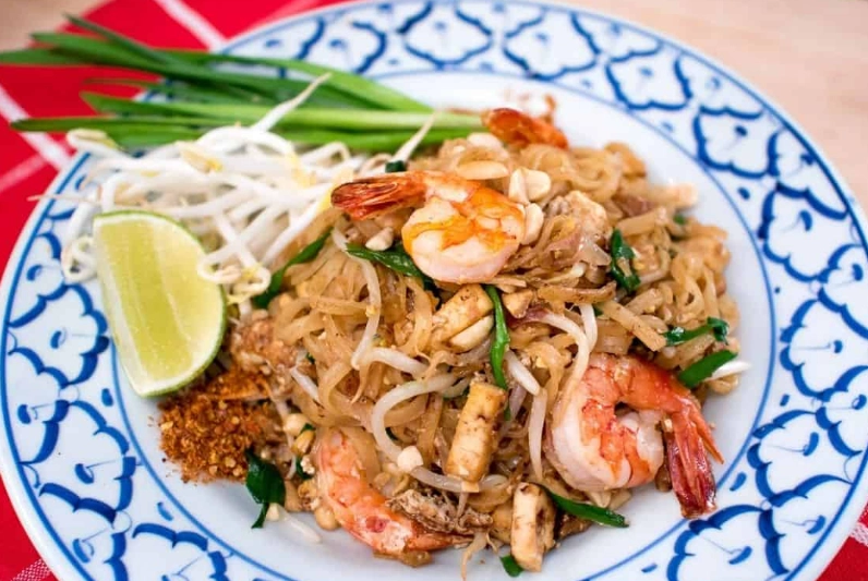 traditional thai dishes