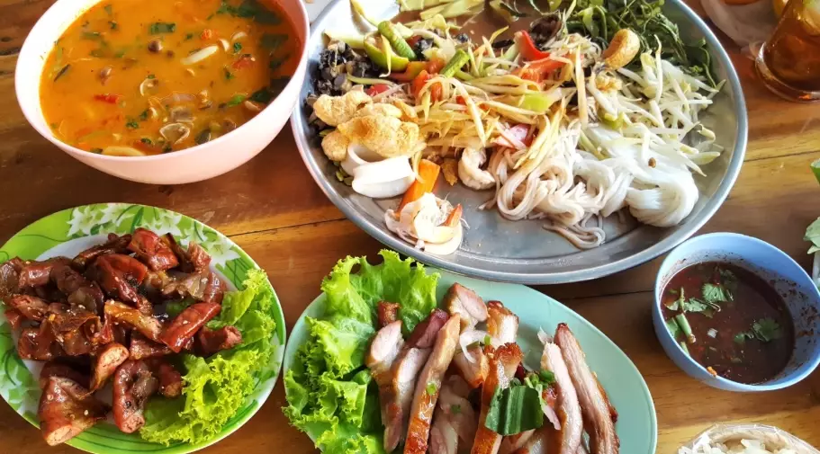 how to eat Thai food how to eat Thai food