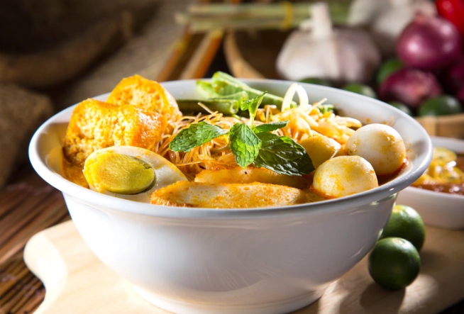 traditional Singaporean dishes